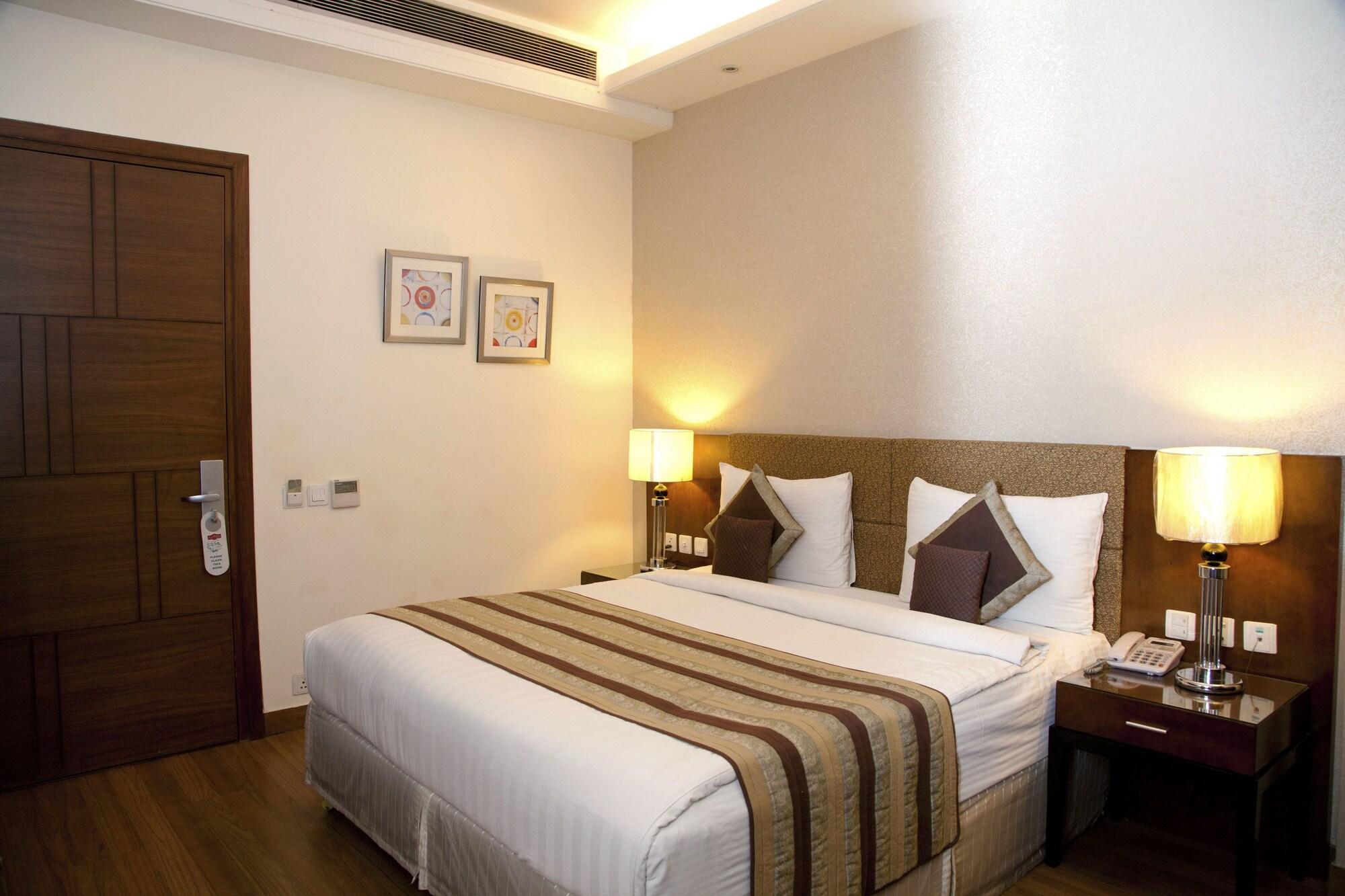 Alpina Hotels & Suites New Delhi Extérieur photo